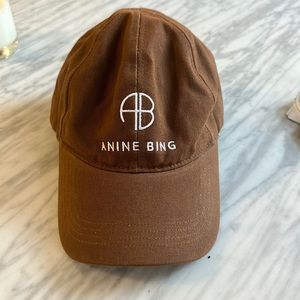 Beautiful anine bing hat!